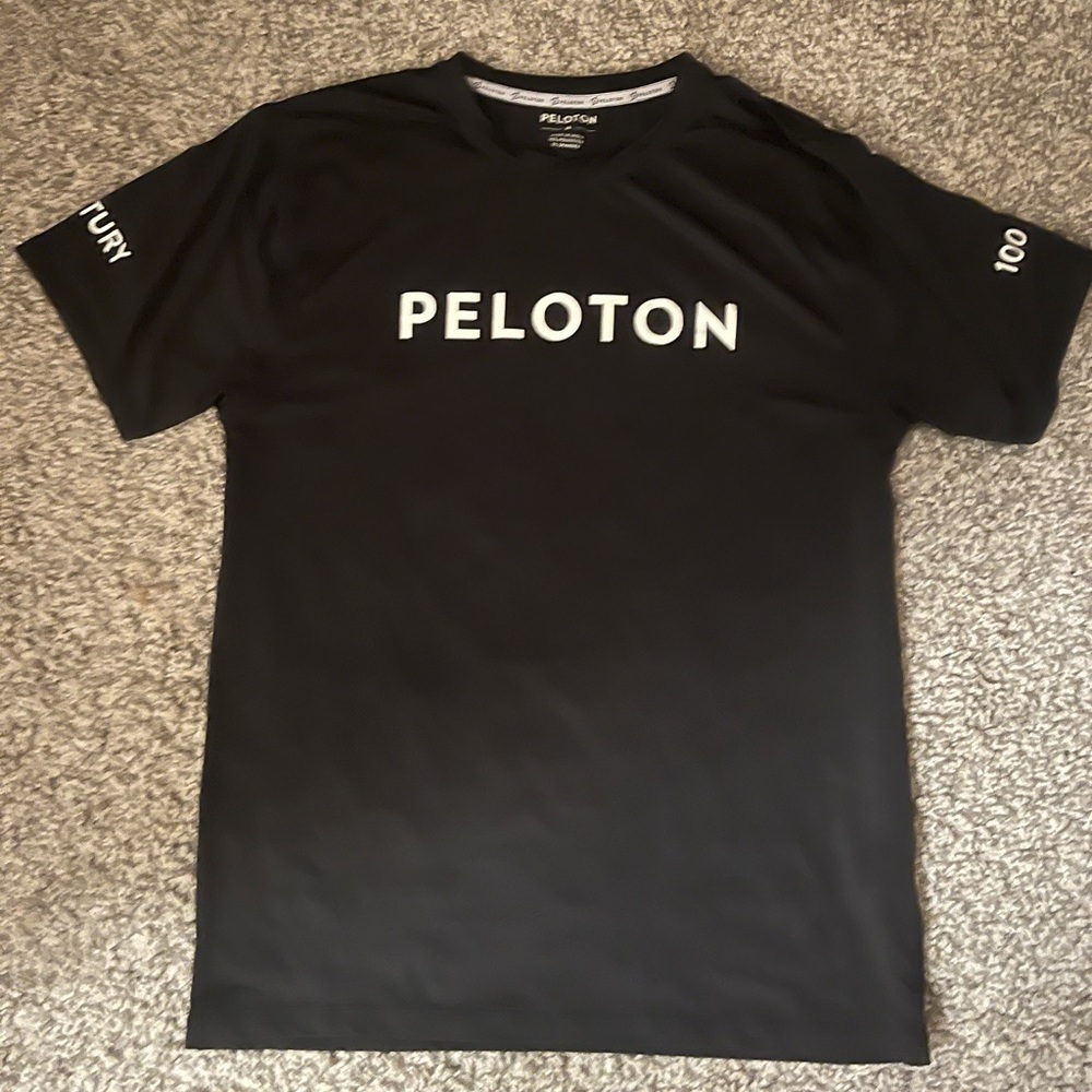 PELOTON Century Shirt NEW 🖤🤍